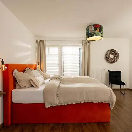 לינה וארוחת בוקר Kleiner Storch - Seehotel Duemmer 3*